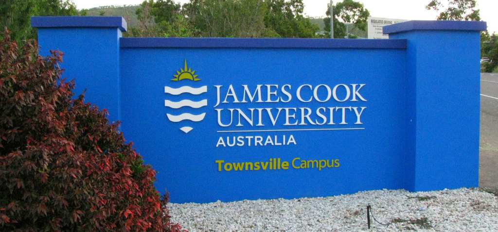 James Cook University Sign (© Magi Nams)