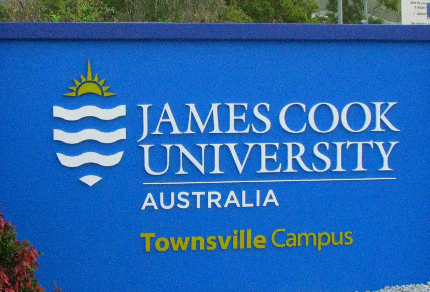 James Cook University Welcome Sign (© Magi Nams)